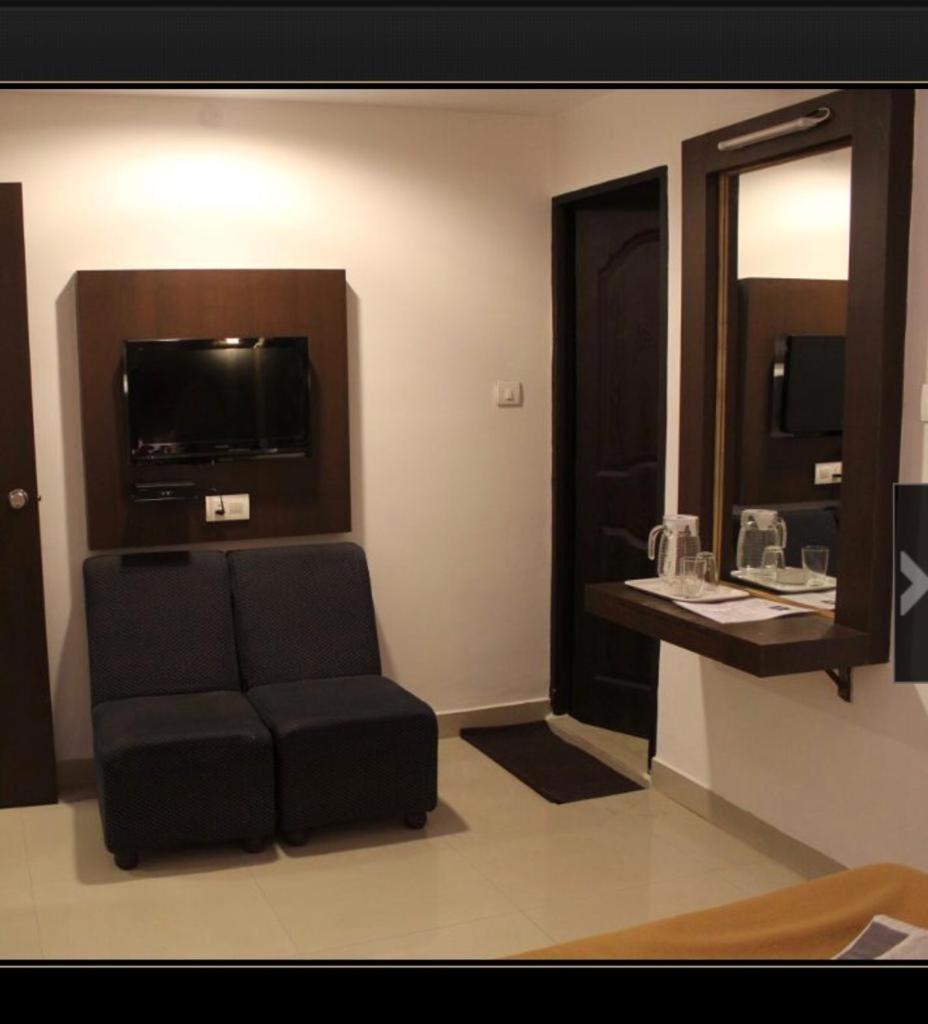 Hotel Aashraya Mysore Esterno foto
